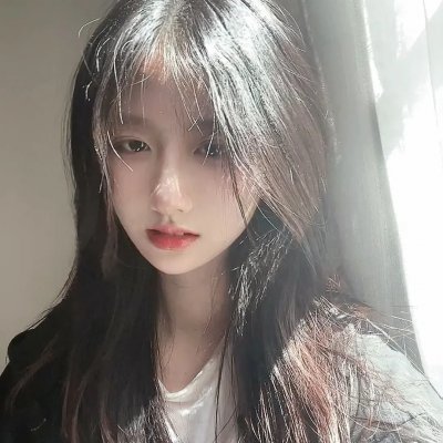 像两滴水
